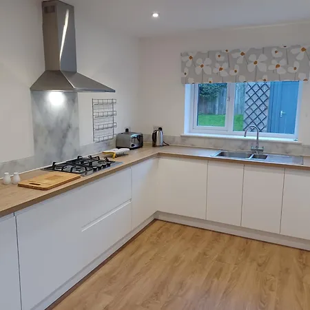 49 Cayley Lane Brompton-by-sawdon * Brompton (Scarborough)
